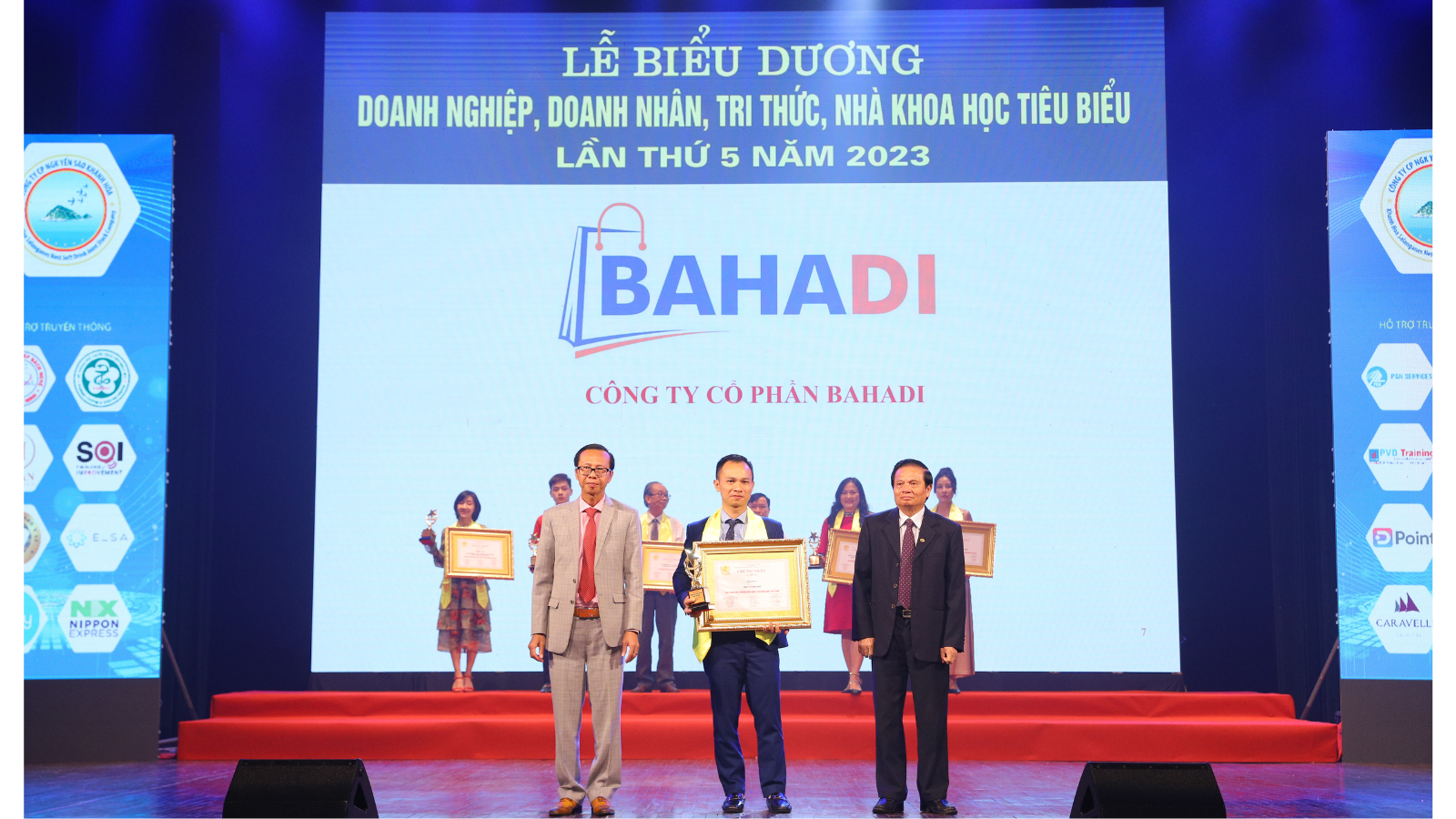 BAHADI VINH DỰ NHẬN GIẢI THƯỞNG “THƯƠNG HIỆU ĐƯỢC TIN DÙNG NHẤT VIỆT NAM"